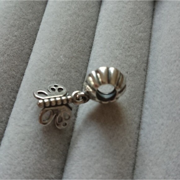 Pandora Friends Forever Butterfly Dangle Charm - Picture 5 of 8